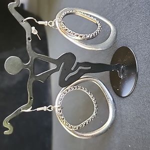 Silver diamond like stones earrings